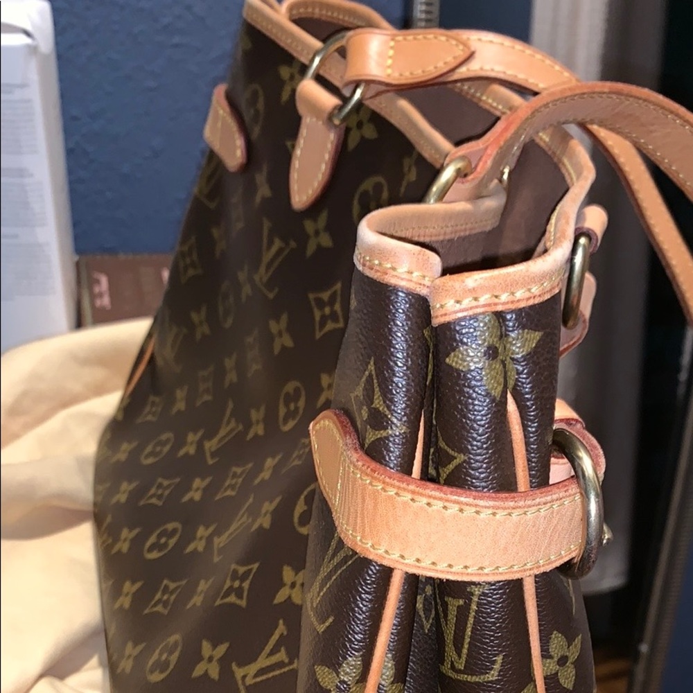 Louis Vuitton - Picture 2 of 8